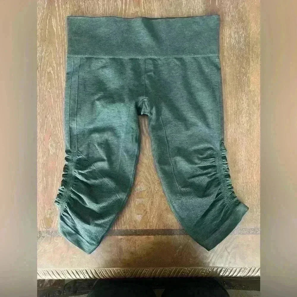Lululemon In The Flow Cropped Leggings Green Womens Size 10 - Picture 3 of 6